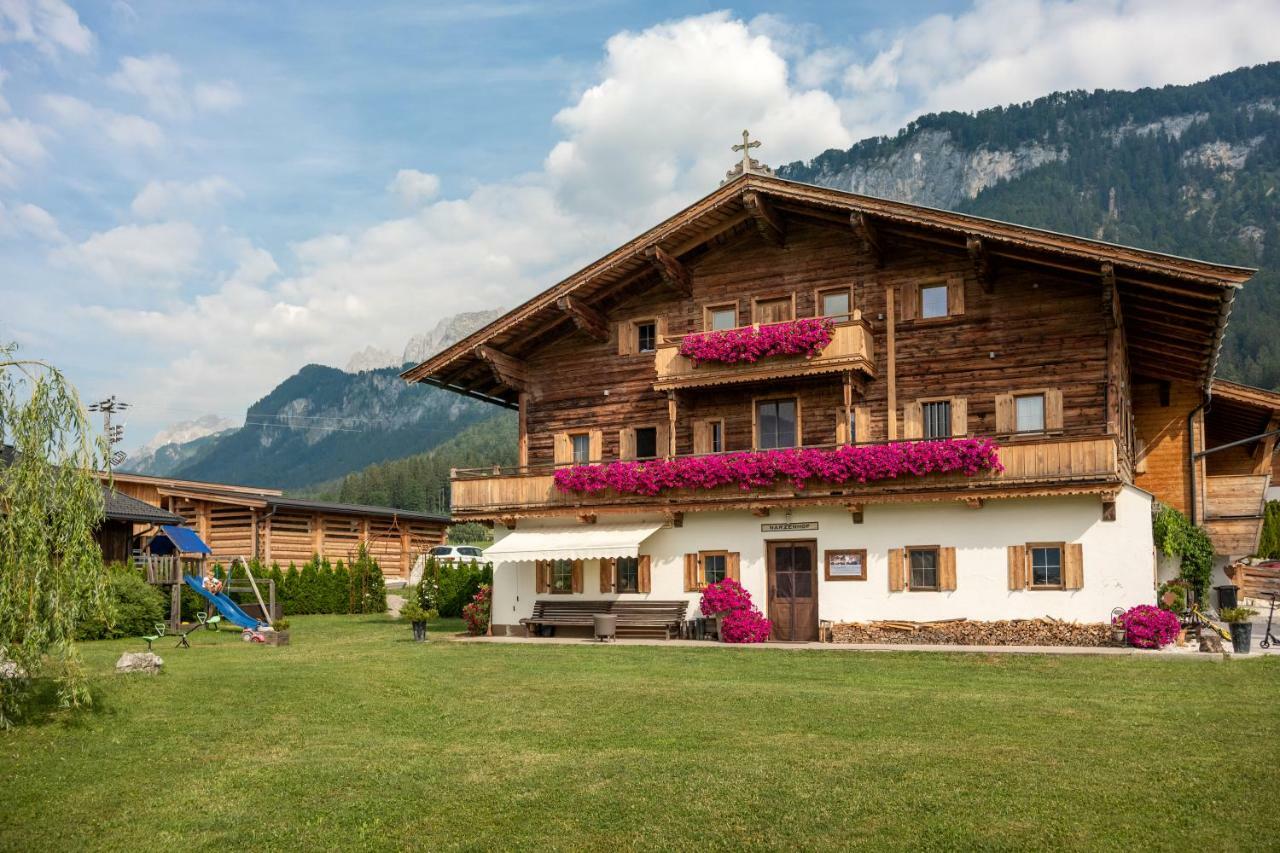 Narzenhof Wellness Chalets, Familien & Luxus Apartments Am Bauernhof Sankt Johann in Tirol Esterno foto